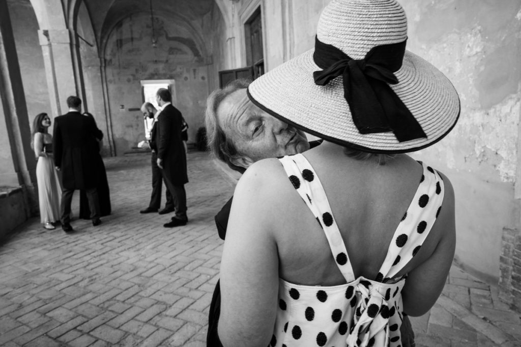 destination wedding photographer in certosa di pontignano siena
