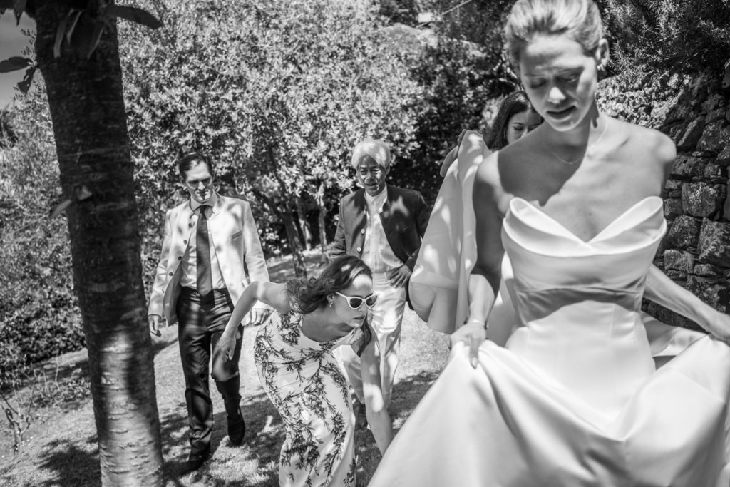 outdoor wedding photographer in santa maria ligure genoa vestito della sposa