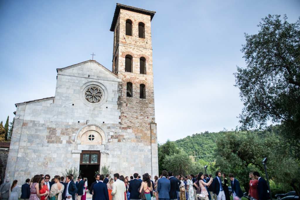 chiesa antica cerimonia matrimonio pietrasanta versilia