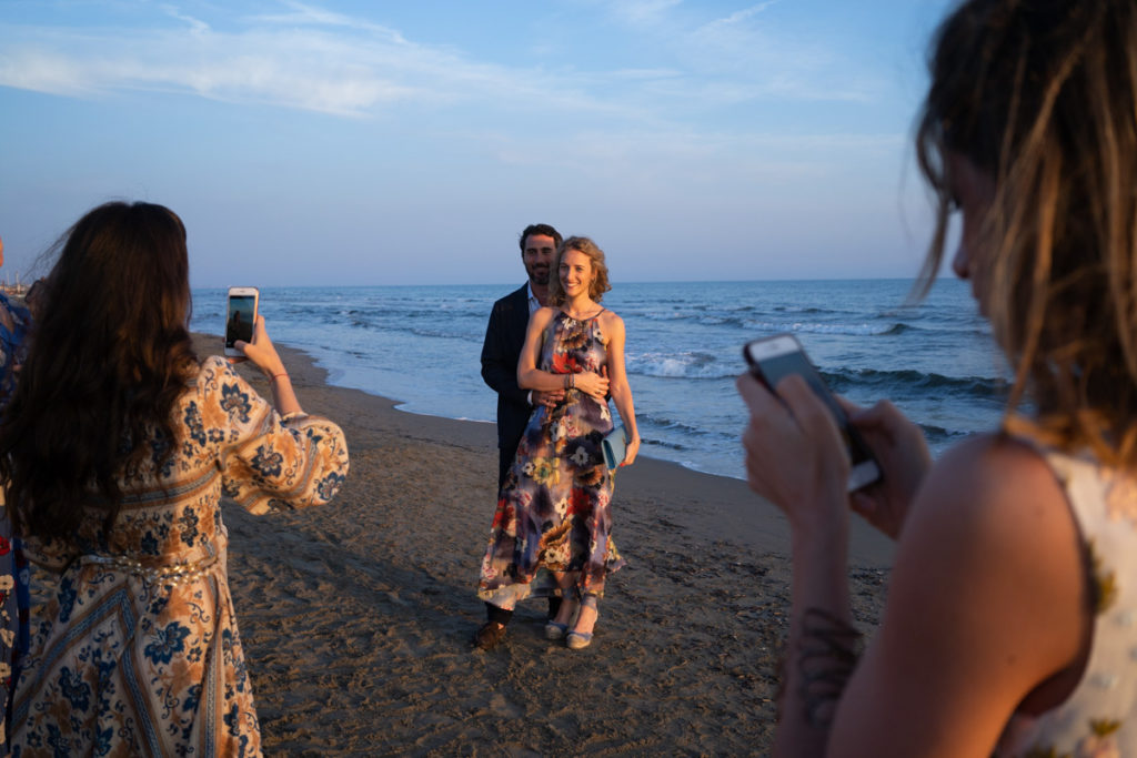 foto cellulari amiche sposi versilia forte dei marmi