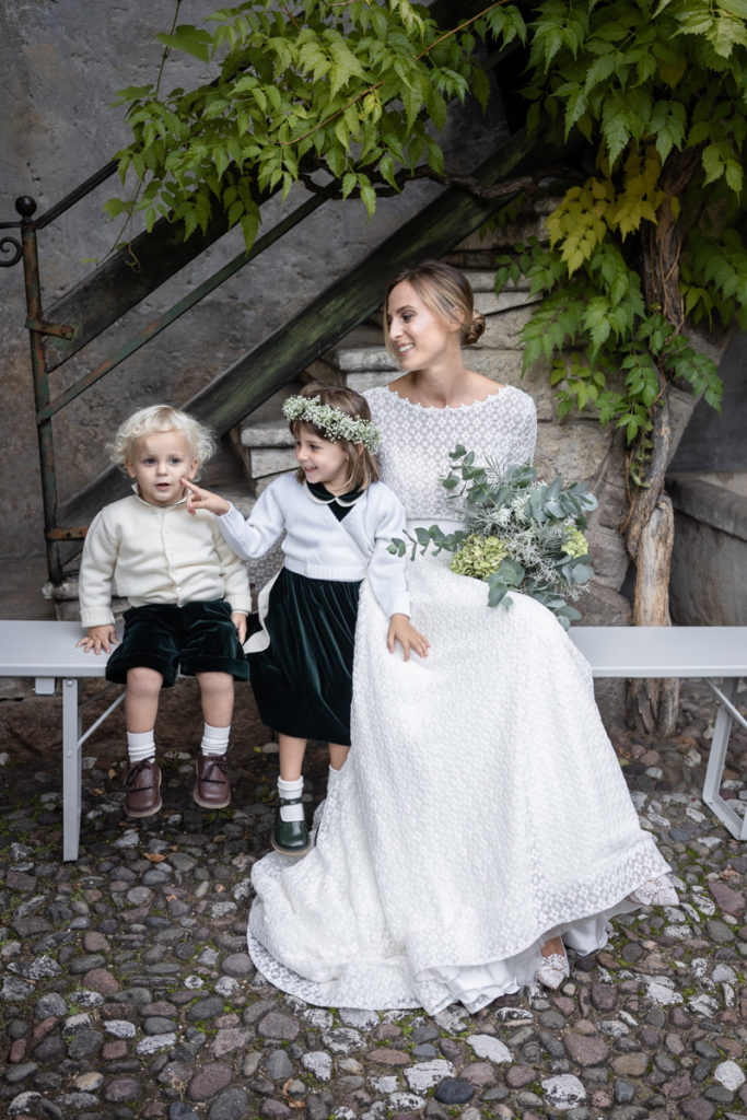 migliore fotografo matrimonio matrimoni Italia Trento bambini lusso elegante vestito sposa Giuliani couture fotografia arte autore top amore bambini fiori bouquet 