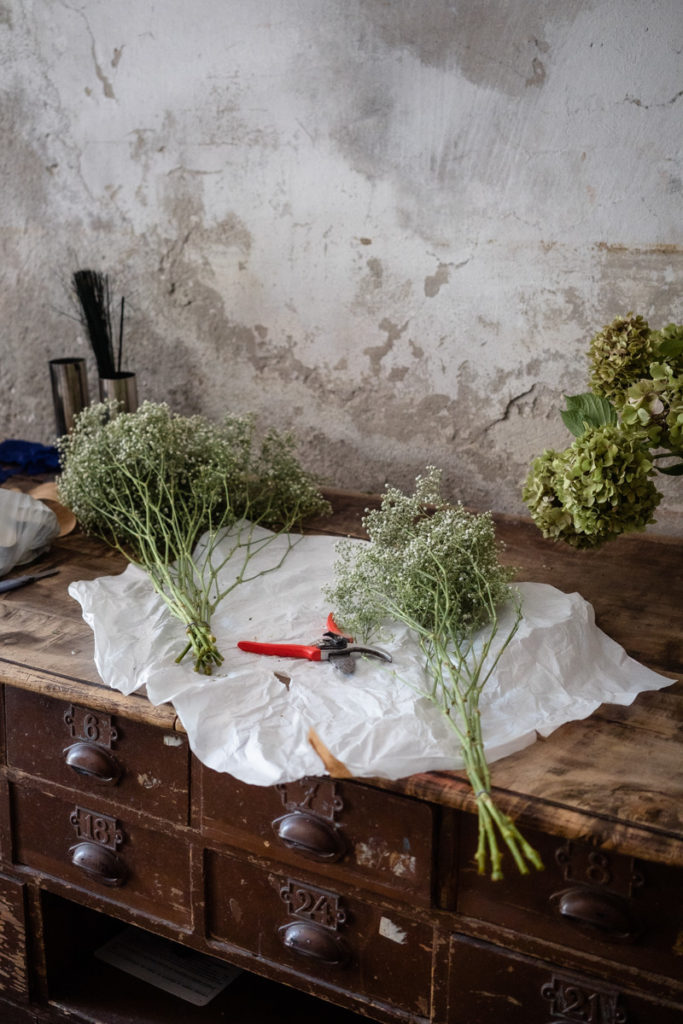  wedding  Trento Italy Beauty Photographer reportage style flowers location luxury elegance details Alois Lageder event location 