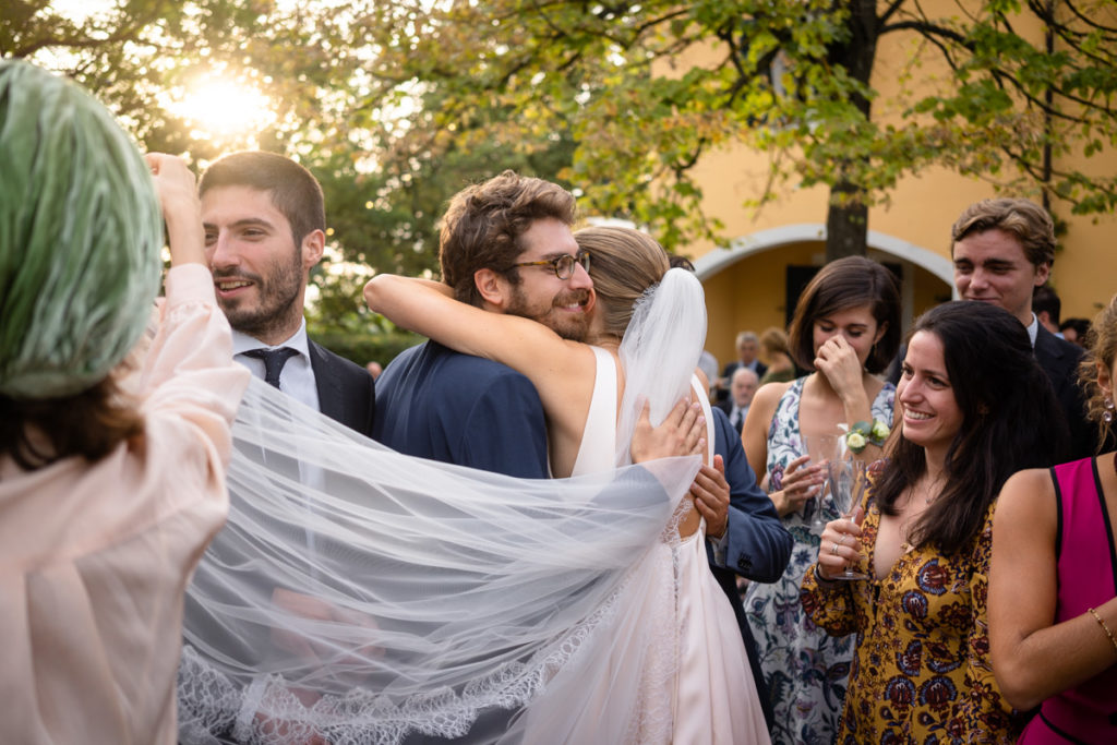 migliore fotografo matrimonio Italia Piemonte Gavi Villa Meirana Broglia vini cerimonia reportage invivtati lusso eleganza campagna abbracci  tramonto aperitivo ricevimento