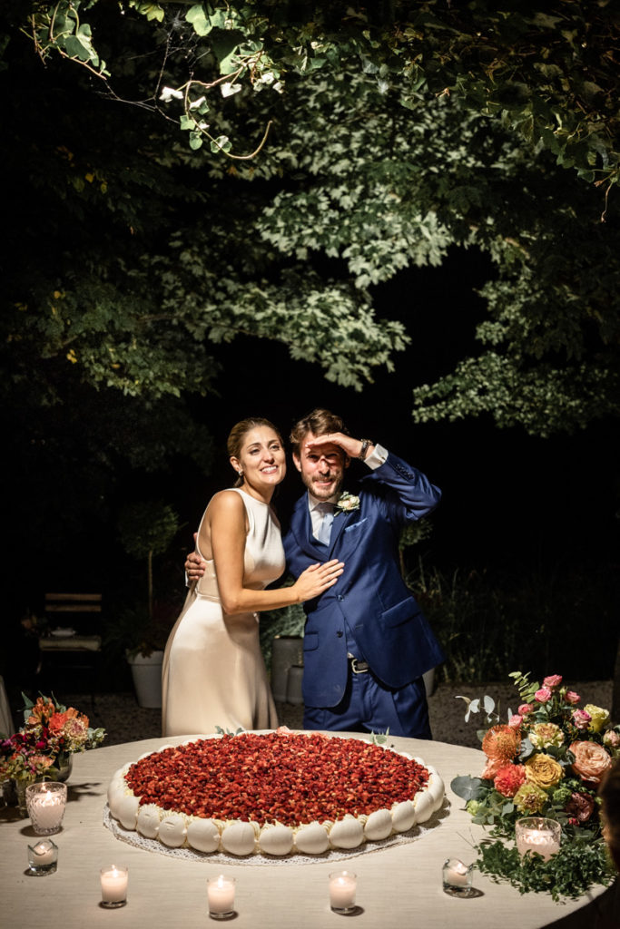 migliore fotografo matrimonio Italia Piemonte Gavi Villa Meirana Broglia vini cerimonia reportage invivtati lusso eleganza campagna abbracci risate festa ricevimento cena sposi torta Capurro 