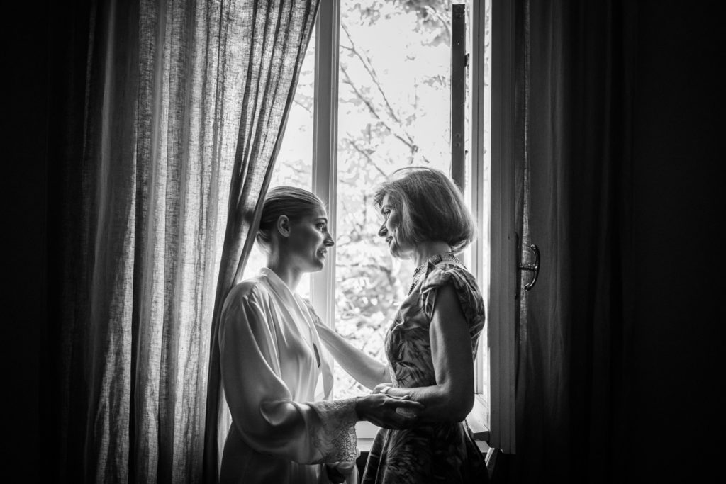 emotional luxury top destination wedding photographer Villa Meirana Italy mother special day bw bride getting ready