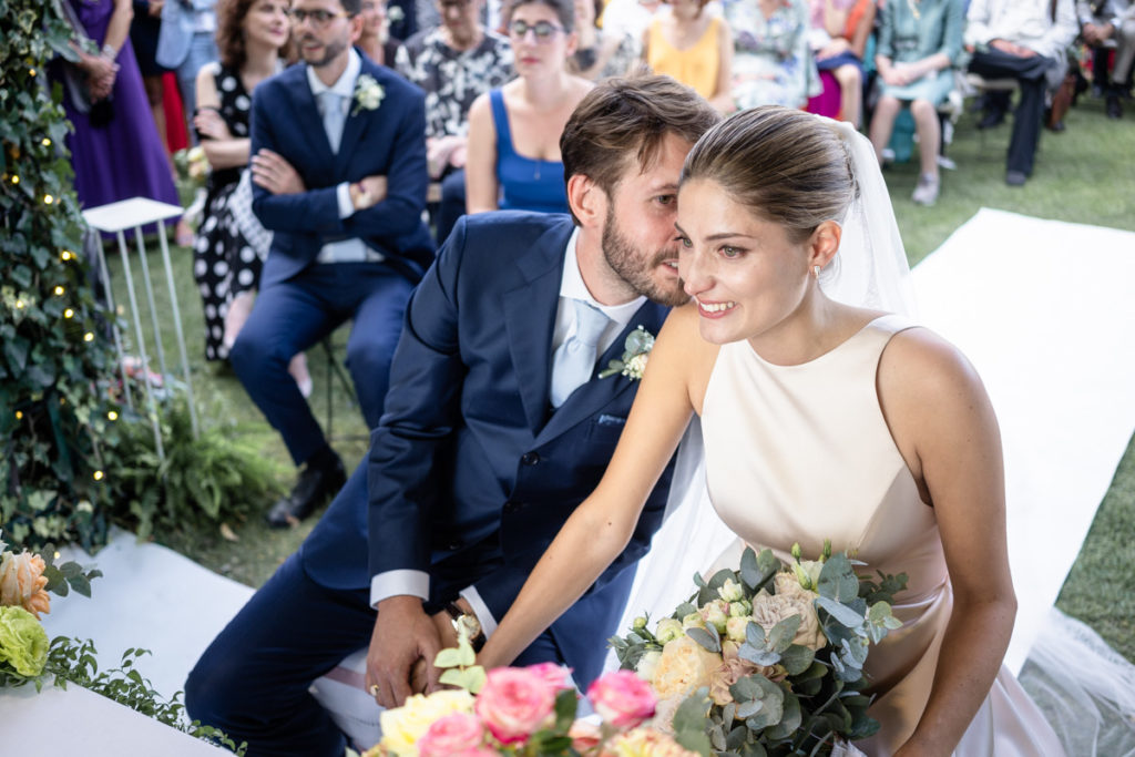 migliore fotografo matrimonio Italia Piemonte Gavi Villa Meirana Broglia vini cerimonia reportage invivtati lusso eleganza campagna intima fotografia autoriale fiori bouquet 