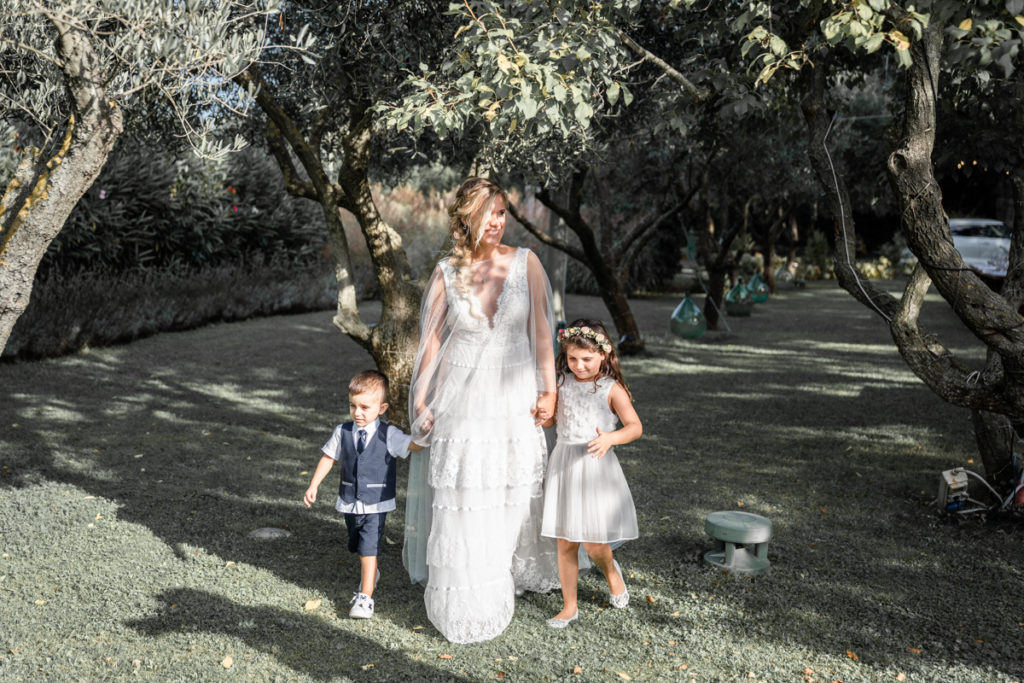 bride cerimony wedding reportage photographer La Ginestra Finale Ligure Liguria Italy Atelier Eme Genova kids emotional moments dress 