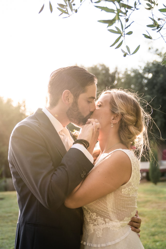 cerimony wedding photographer reportage cry bride groom La Ginestra Liguria Italy elegant summer events best location sunset  hugs kiss shooting sunset 