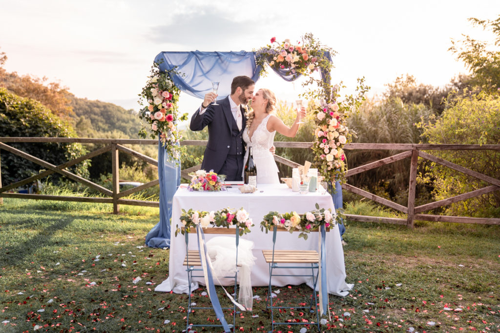 cerimony wedding photographer reportage cry bride groom La Ginestra Liguria Italy elegant summer events best location sunset  cheers prosecco champagne Lovisolo recipe Sara Cattaneo Lab flowers Atelier Eme Genova happiness 