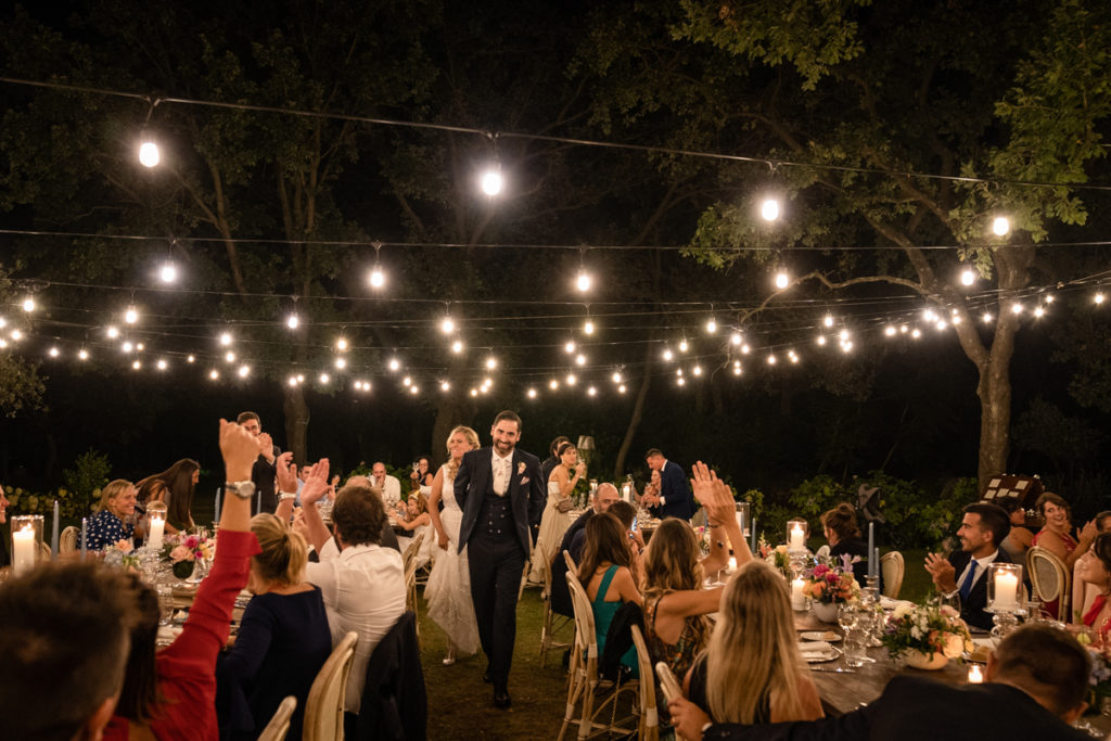 aperitive wedding photographer reportage La Ginestra Liguria Italy elegant summer events best location sunset Lovisolo recipe best location events details photography inspiration shooting retro vintage style lights groom bride dinner photography elegance friends guests