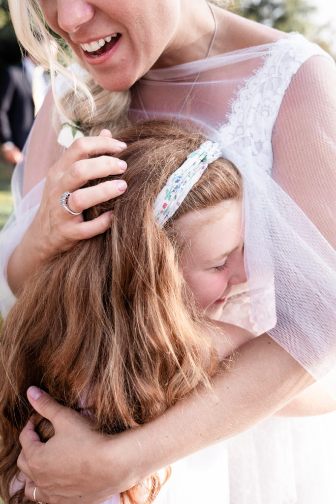 Fotografo matrimonio la Ginestra, abito  sposa  location ulivi truccatrice lusso Valentina Guria atelier eme genova sposa fotografia  vestito mare liguria pizzo felicità reportage emozioni abbracci bambini sorrisi