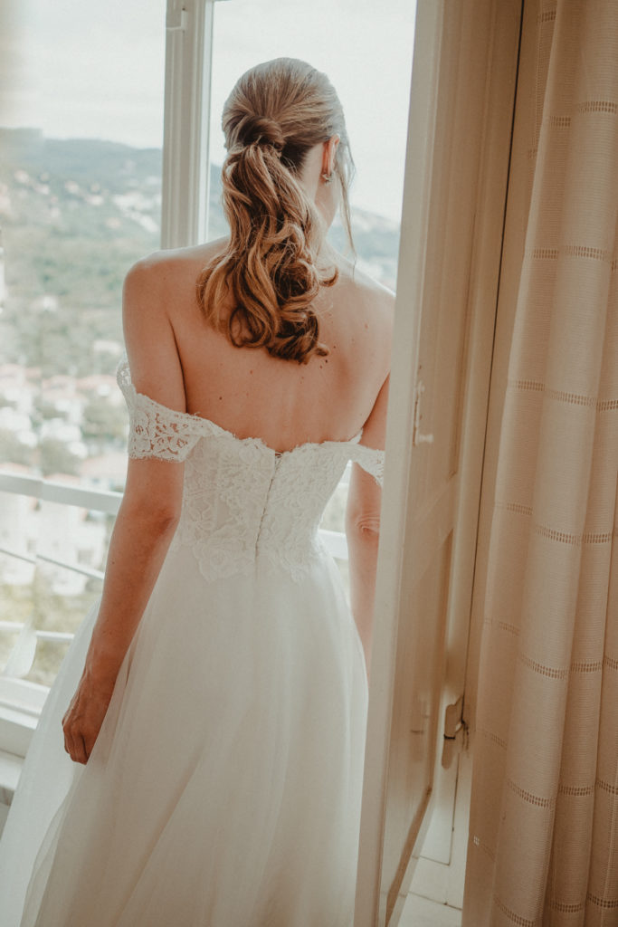 villa, marigola, fotografo, matrimonio, italia, cinqueterre, elegante, reportage, sposa, pettinatura, coda, vestito, ispirazione, capelli, 