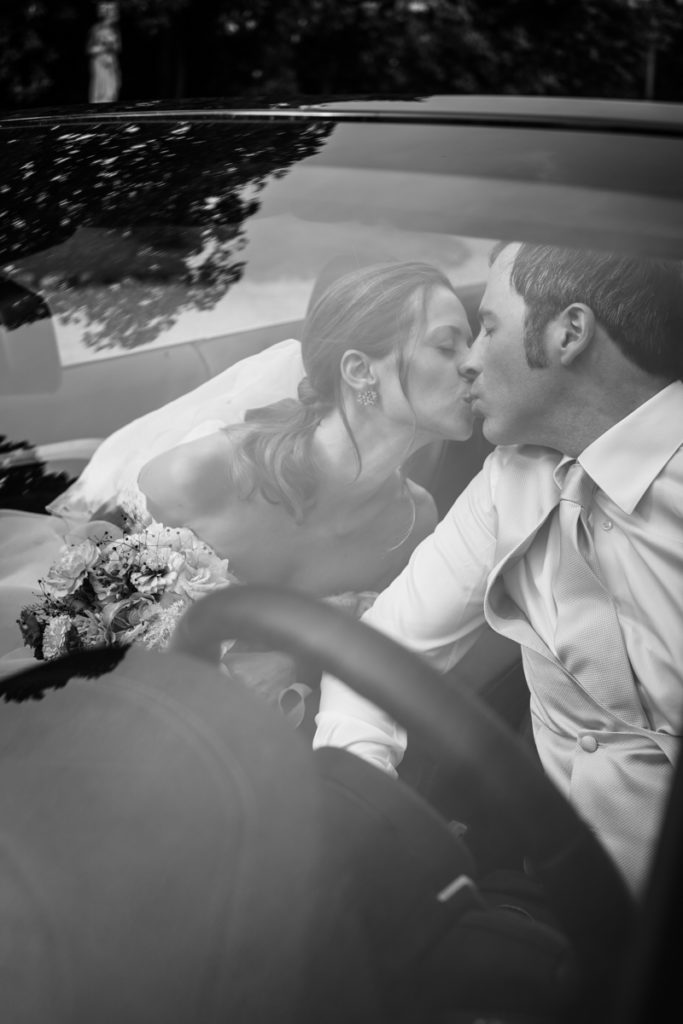 wedding, photographer, photopgraphy, italy, italian, riviera, liguria,  bride, luxury, bouquet, flowers, planner, reportage, inspiration, love, car, bride, groom