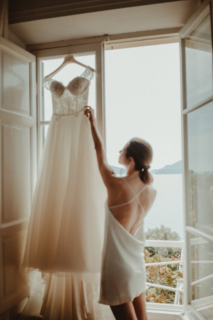 bride, dress, wedding, photographer, photography, jesus, Peiro, luxury, location, venue, villa, marigola, getting ,ready, romantic