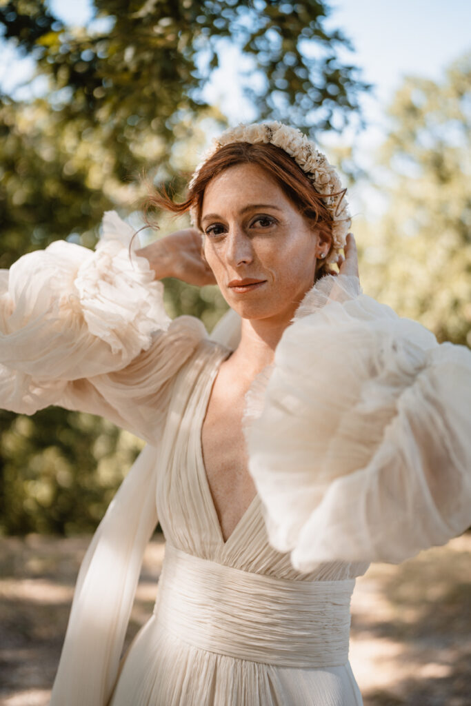 Wedding, photographer, Umbria, Location, venue, reportage, country, bride, Italy, inspiration, emotions, sister, dress, Hafzi, Redhair, gettingready, portaits, crown, photography, colors