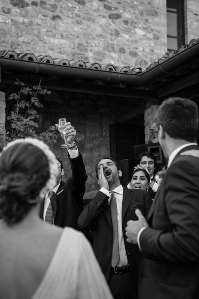 Wedding, photographer, Umbria, Location, venue, reportage, country, bride, Italy, inspiration, emotions, Hafzi, gettingready, portaits, crown, photography, Italy, italian, style, veil, elegance,  Crown, music, party, friends, guests