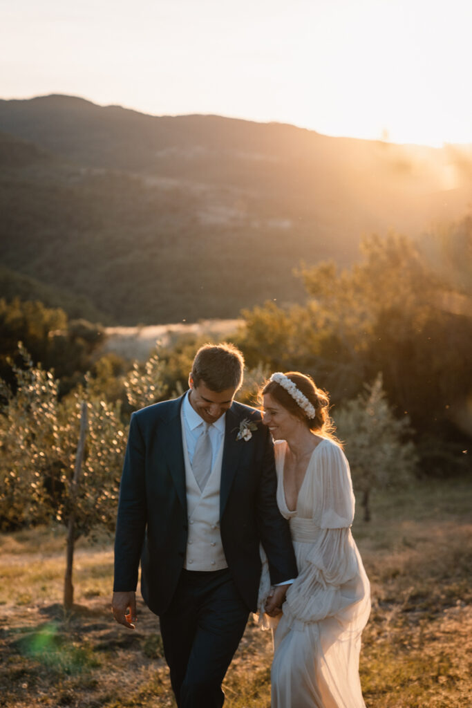 Wedding, photographer, Umbria, Location, venue, reportage, country, bride, Italy, inspiration, emotions, sister, dress, Hafzi, Redhair, gettingready, crown, photography, colors. Italy, italian, style,  elegance, Crown, shooting, olives, trees, sunset, couple, married, netural, spontaneous
