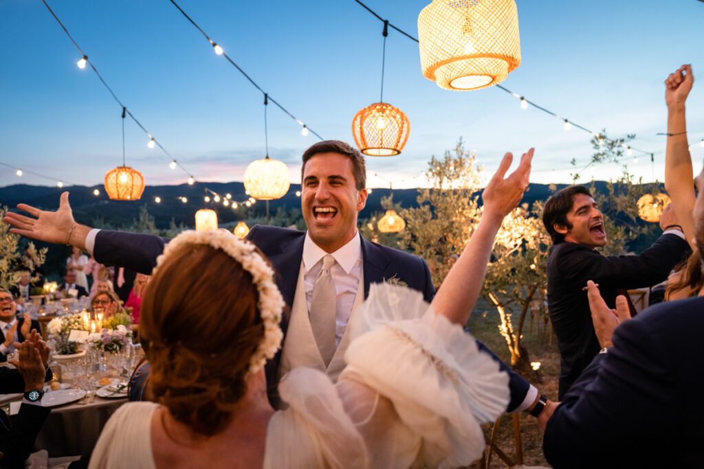 Wedding, photographer, Umbria, Location, venue, reportage, country, bride, Italy, inspiration, emotions, photography, colors. Italy, italian, style, elegance, bouquet, Crown, olives, trees,m country, shooting, flowers, designer, table, glasses, candels, vintage, margherita, fittings, lights