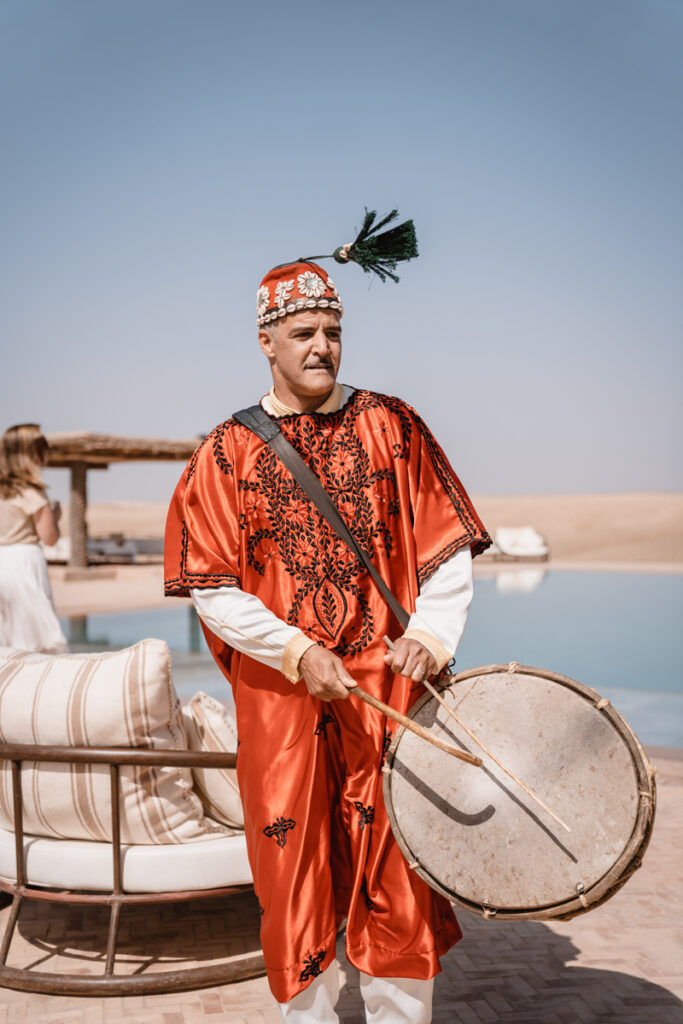 wedding, photographer, marroc, marrakesh, lapause, desert, camp, Africa, tradition, dress, photography, music, musician, tradition