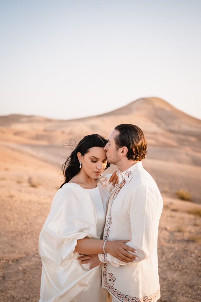 fotografo, matrimonio, agafay, deserto, marrakesh, lapause, cerimonia, tradizionale, marocco, sposa, trucco, parrucchiera, vestito, colori, amore, fotografia, africa, tradizione, sposi, designer