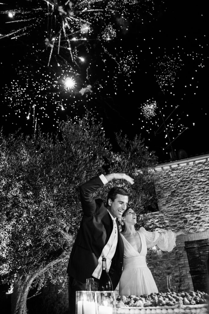 Wedding, photographer, Umbria, Location, venue, reportage, country, bride, Italy, inspiration, emotions, photography, colors. Italy, italian, style, elegance, bouquet, Crown, olives, trees,m country, shooting, flowers, designer, table, glasses, candels, vintage, margherita, fittings, lights, cake, fireworks