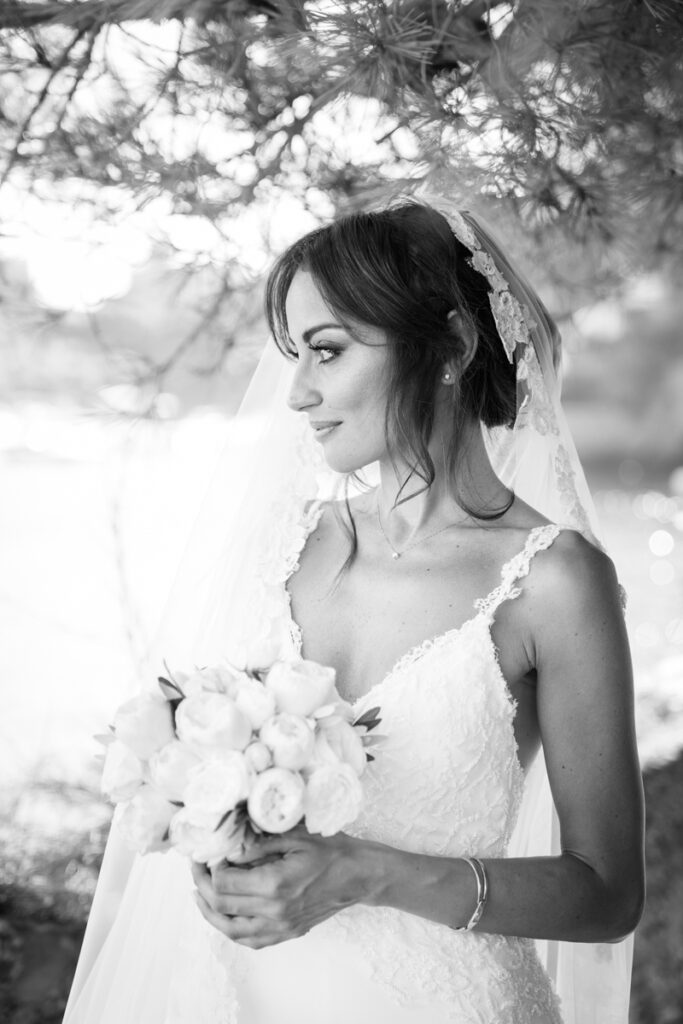 Photos Black and white Giorgia Cenni e Lorenzo Di Giovanni wedding in portofino September 2023 Italy, Francesca Piccini dress for the Sky sport Journalist, bouquet